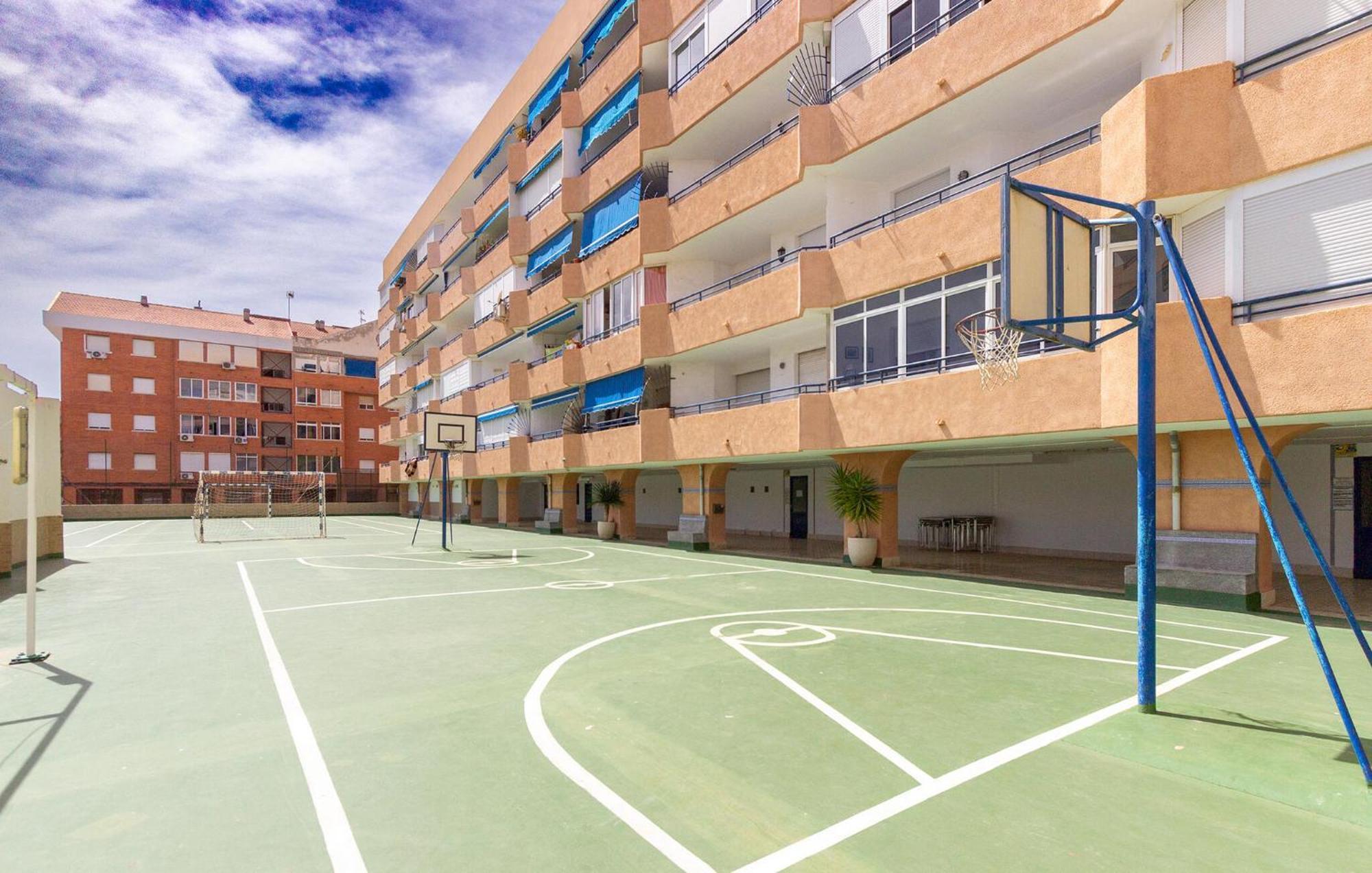 Nice Apartment In Torrevieja With Kitchen Luaran gambar