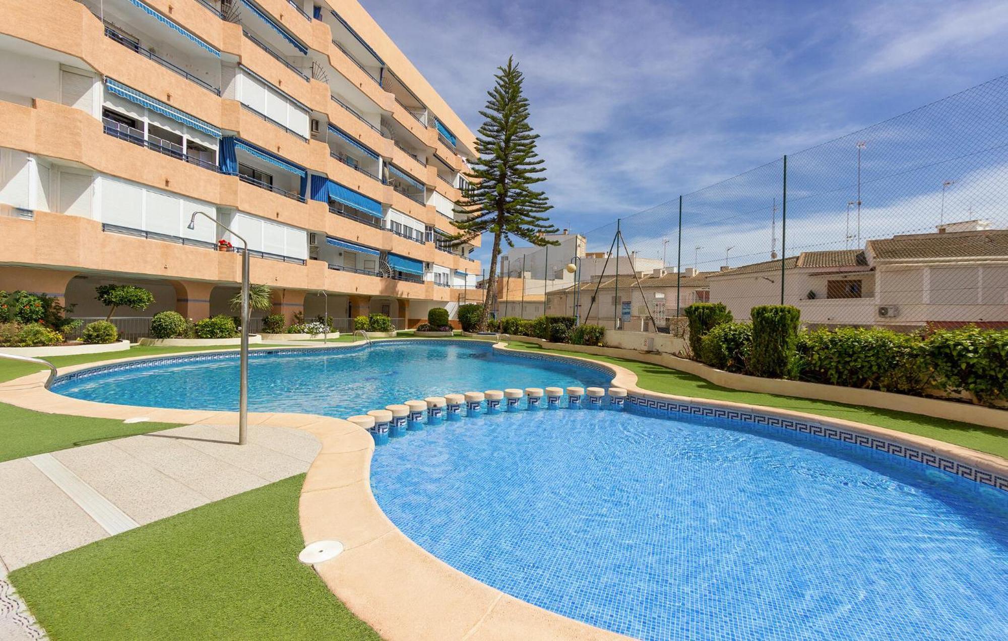 Nice Apartment In Torrevieja With Kitchen Luaran gambar