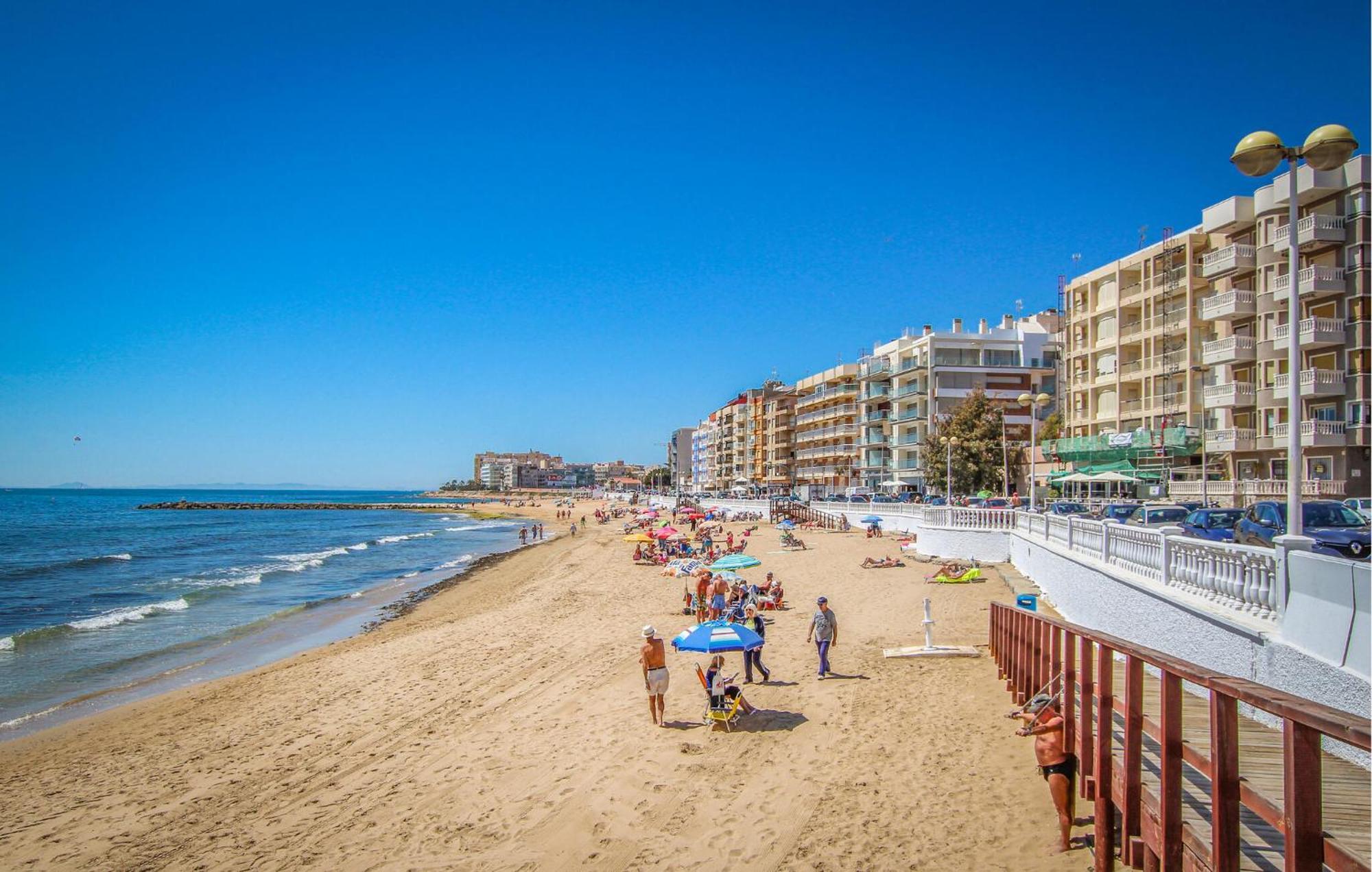 Nice Apartment In Torrevieja With Kitchen Luaran gambar