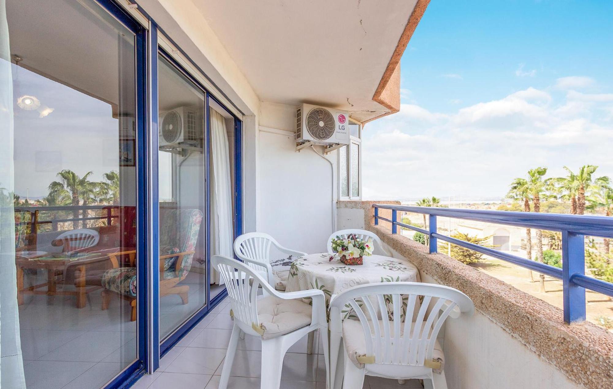Nice Apartment In Torrevieja With Kitchen Luaran gambar