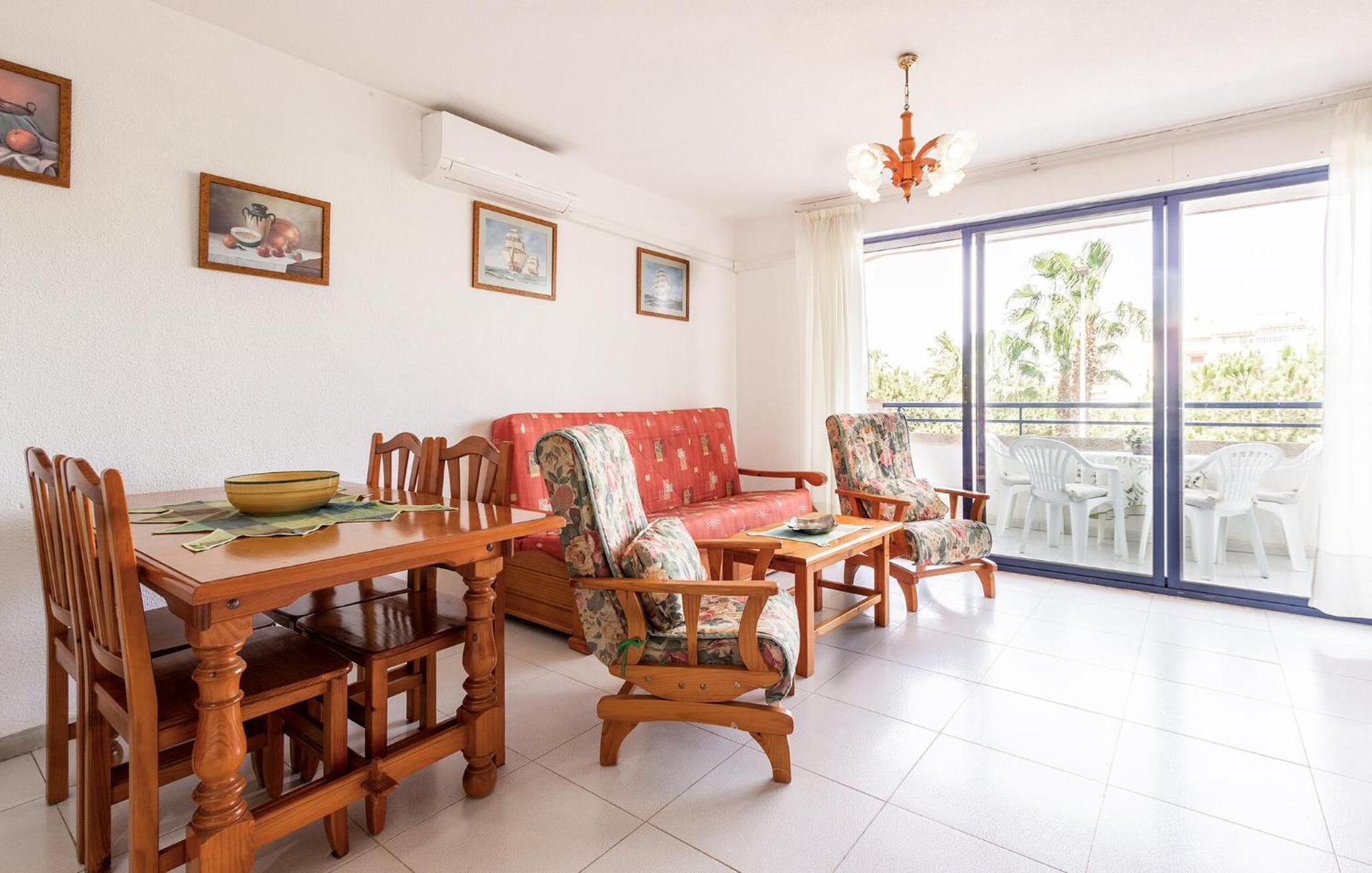 Nice Apartment In Torrevieja With Kitchen Luaran gambar