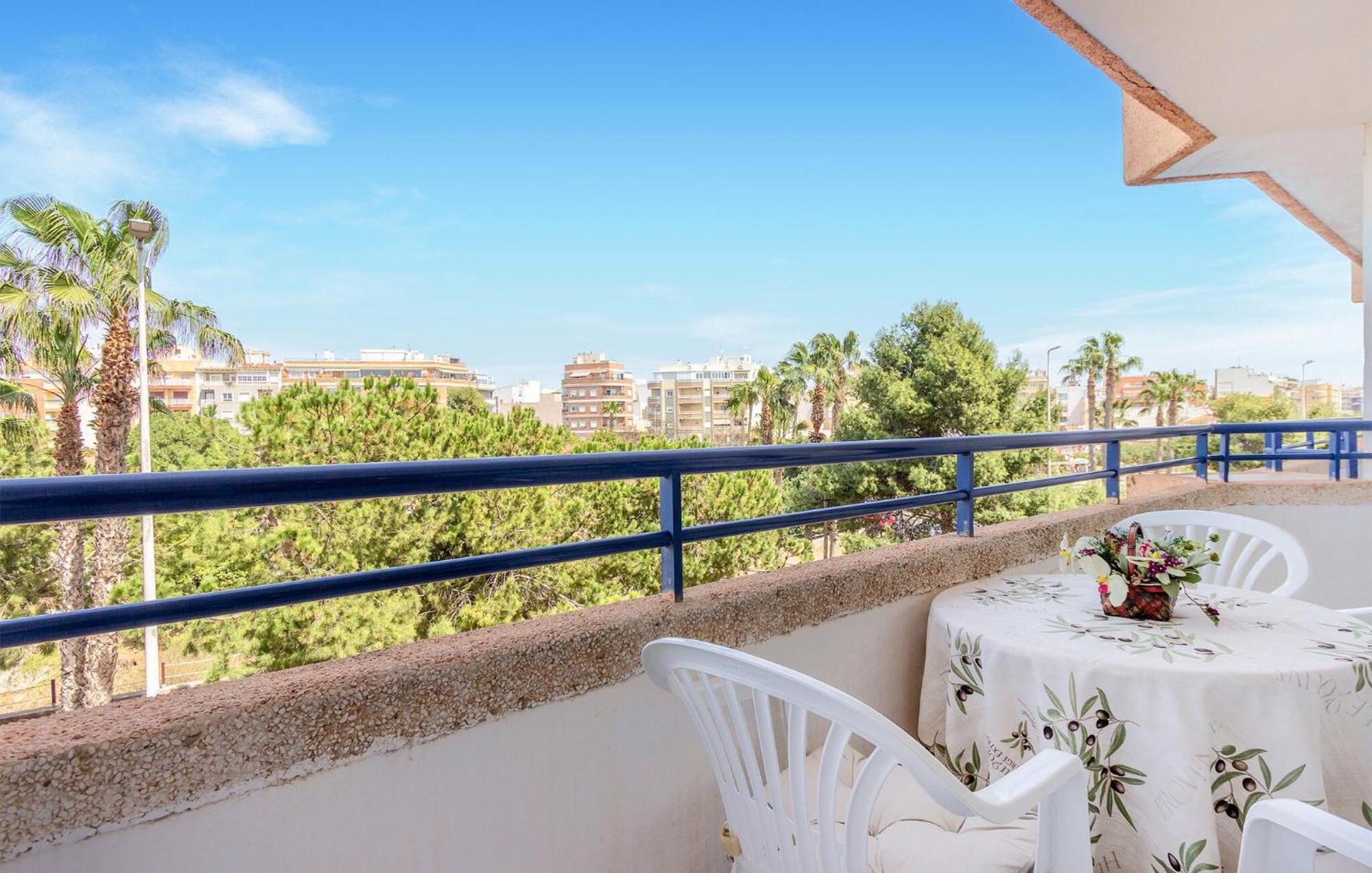 Nice Apartment In Torrevieja With Kitchen Luaran gambar